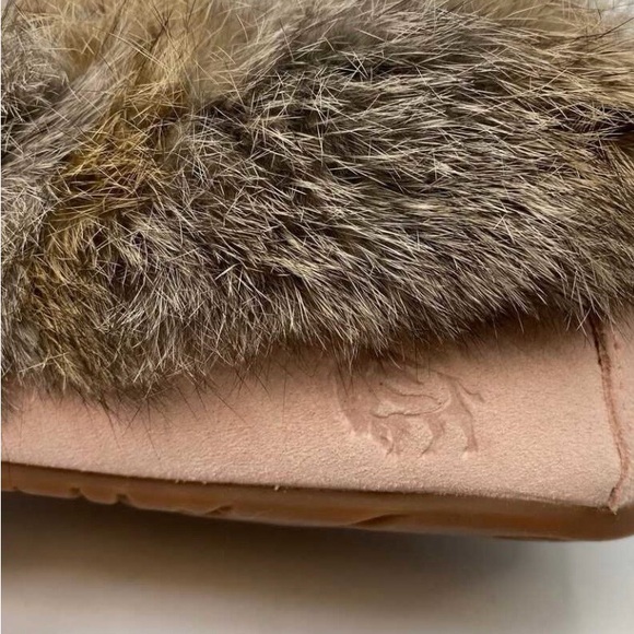 Manitobah Street Moccasin - Real Rabbit Fur NWOT - Picture 4 of 6